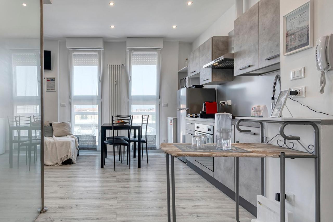Front Station Apartment - Stazione Centrale Di ボローニャ エクステリア 写真