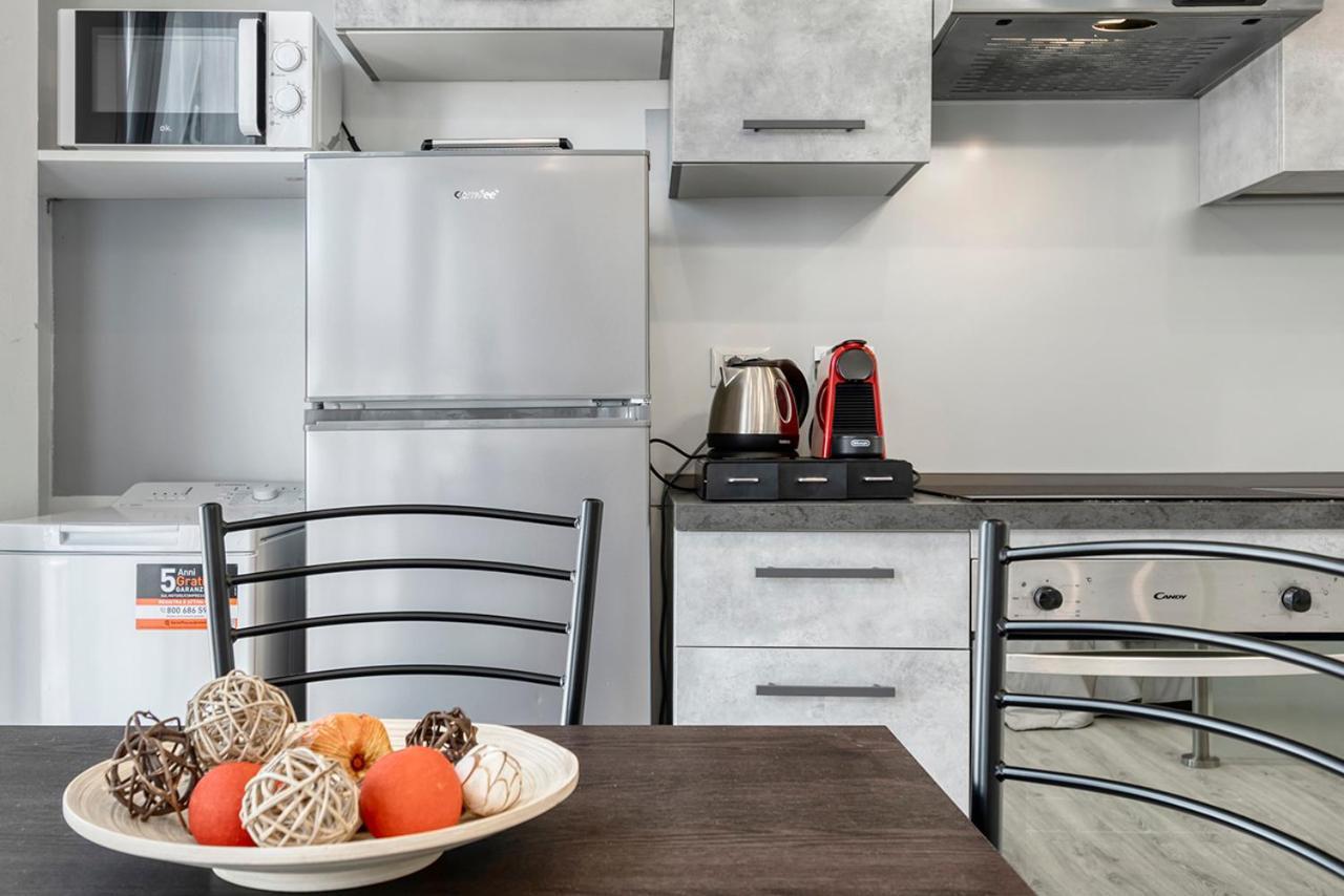Front Station Apartment - Stazione Centrale Di ボローニャ エクステリア 写真