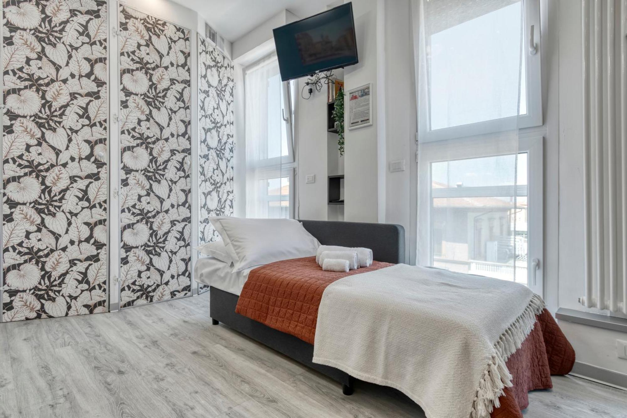 Front Station Apartment - Stazione Centrale Di ボローニャ エクステリア 写真