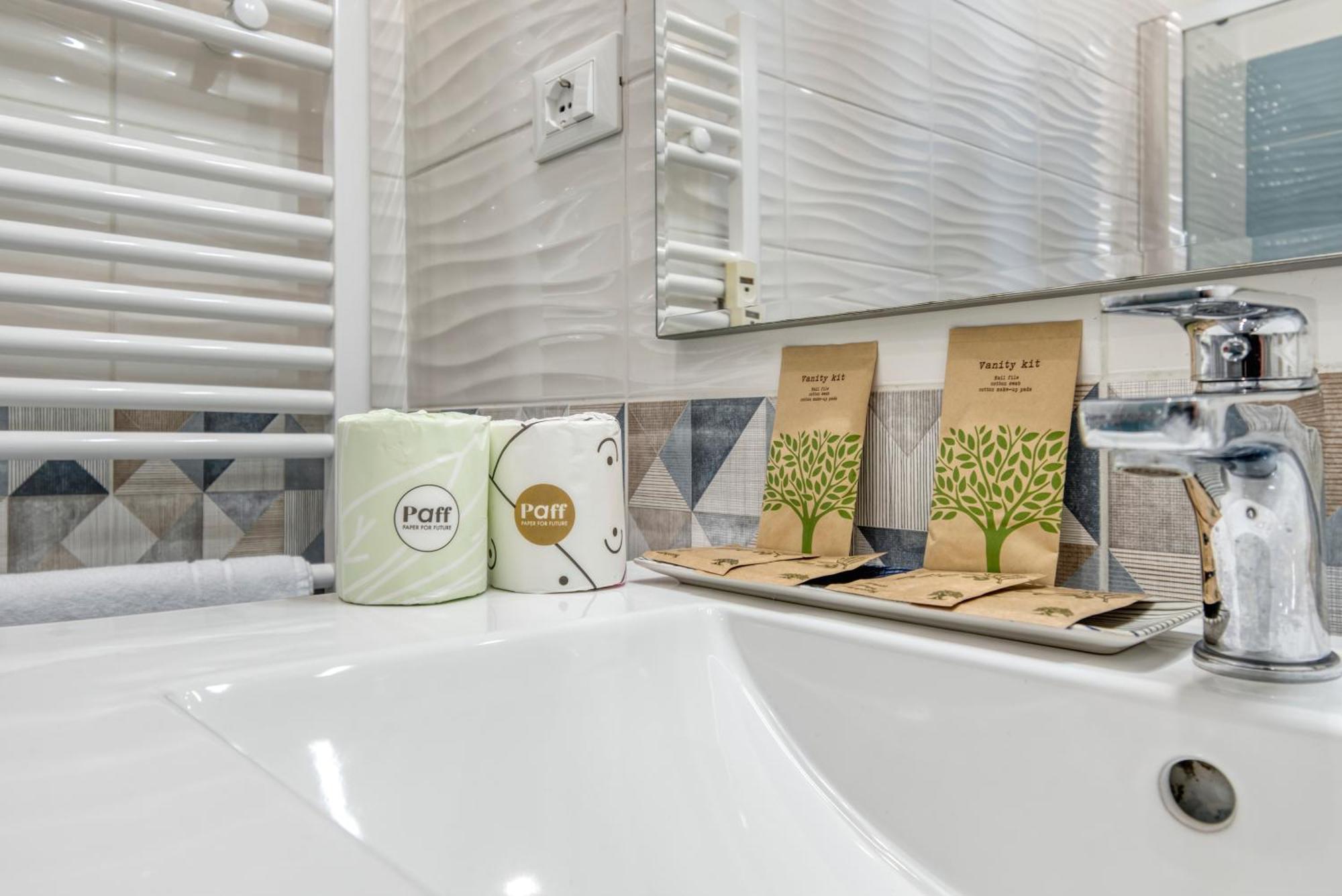 Front Station Apartment - Stazione Centrale Di ボローニャ エクステリア 写真