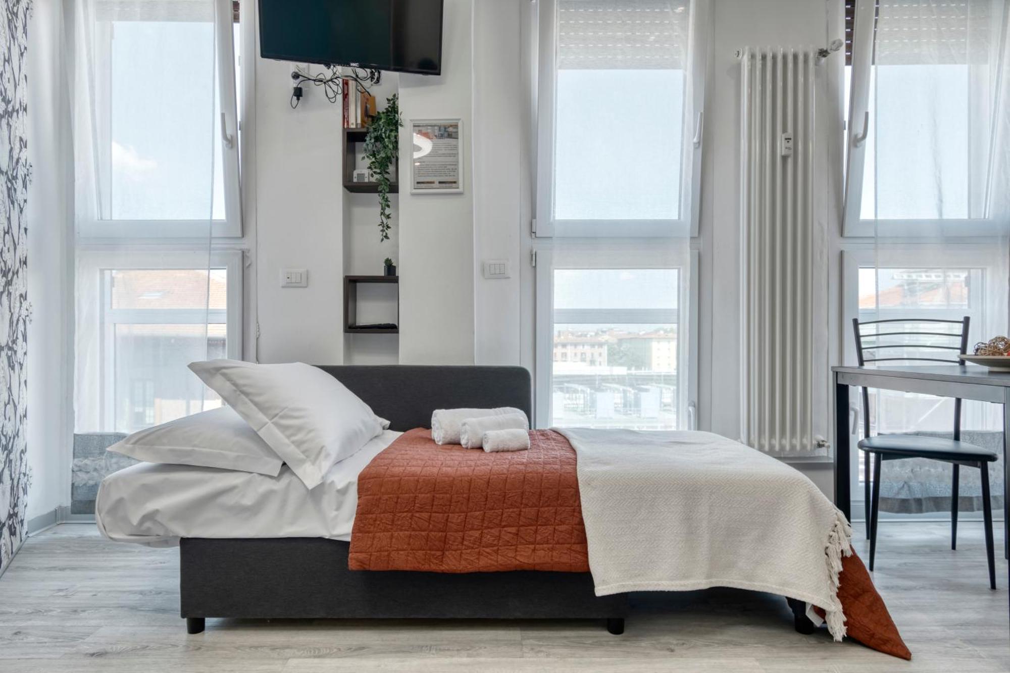 Front Station Apartment - Stazione Centrale Di ボローニャ エクステリア 写真