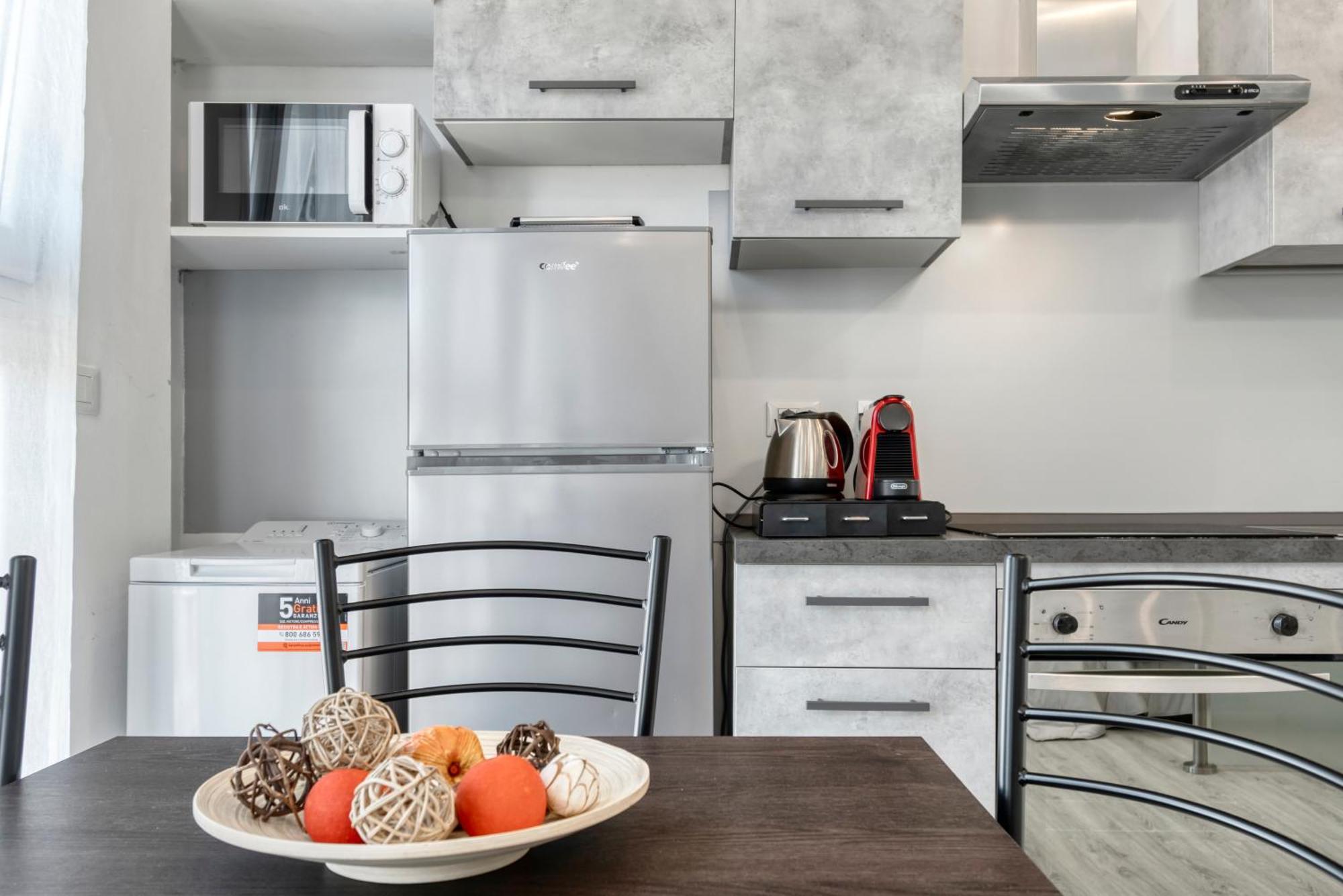 Front Station Apartment - Stazione Centrale Di ボローニャ エクステリア 写真
